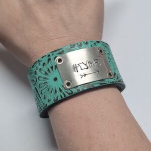 325 Blue Silver Plate Engraved Home Missouri Cuff Bracelet‎